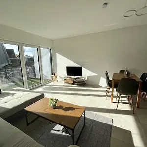 3-zw-95-m2-neubau-kostenlos-parplatz-im-hof-balkon-smart-tv.com-bavaria.com/